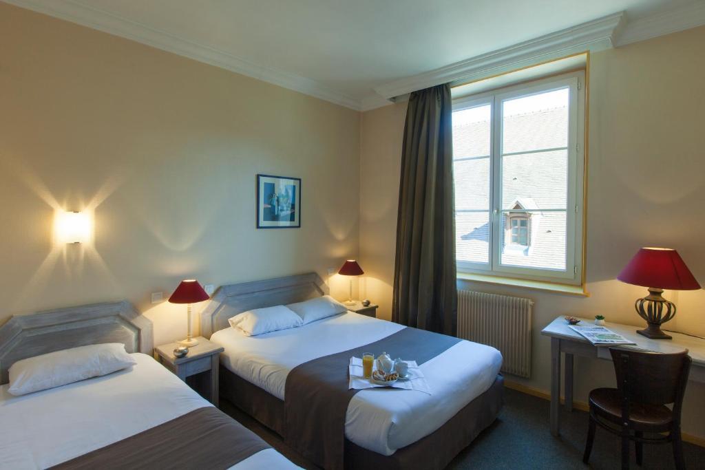 Le Corbeau Hotel Auxonne Quarto foto