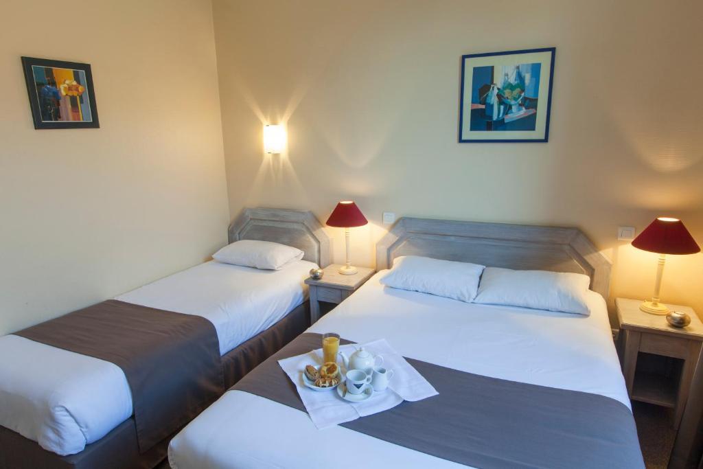 Le Corbeau Hotel Auxonne Quarto foto
